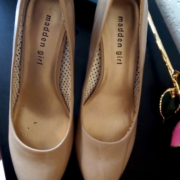 Steve Madden Nude Heels Size 6.5 - Picture 4 of 7